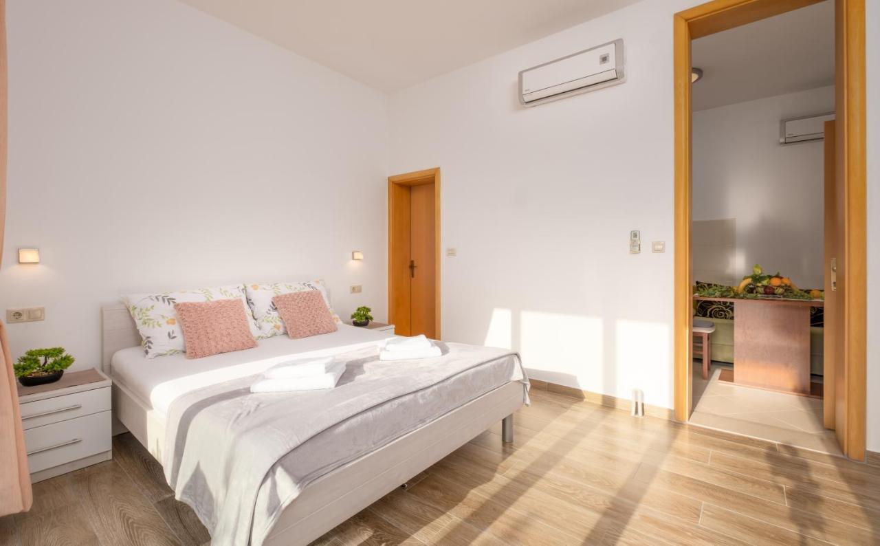 Studio Apartment Brigita Mlini Eksteriør bilde